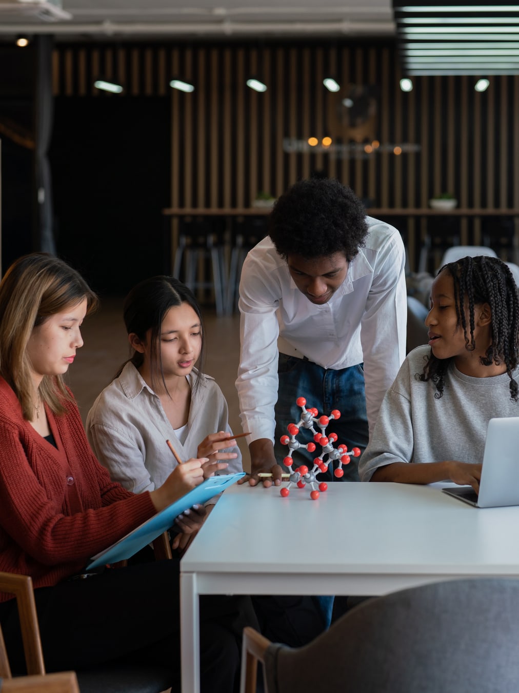 Third Bridge에서의 삶, image size:1012x1351